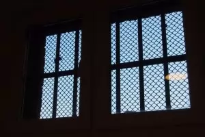 Осъден за грабеж избяга от затвора в Бойчиновци