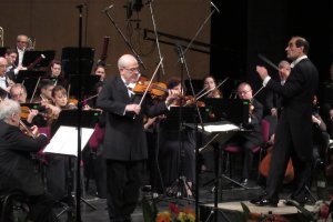 Повече от 600 изпълнители от страната и чужбина седем оркестрови