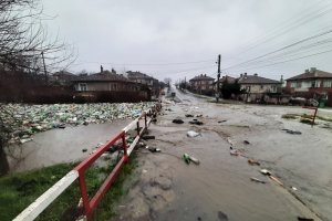 Придошлите реки извадиха на показ несметни количесва боклуци След отводняването