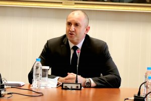 В понеделник президентът Румен Радев ще проведе консултации с представители