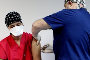 Само 215 българи са ваксинирани за последните 24 часа а