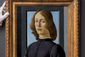 Портрет на млад мъж с медальон от италианския ренесансов художник Сандро