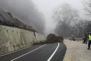 Държавната "Автомагистрали" крие на кого плаща милиони