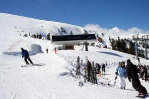 Капризите на времето нанесоха пореден удар на българския зимен туризъм  