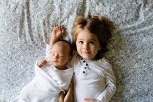 Александър и Виктория остават двете най предпочитани имена сред новородените през