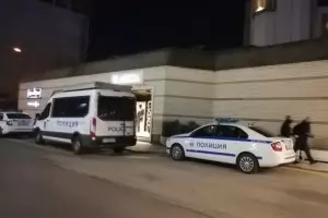 Полицията откри 60 души на луксозна вечеря в столичен хотел