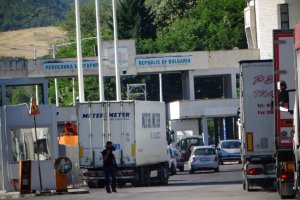 Четирима българи са били арестуване от гръцката полиция след като