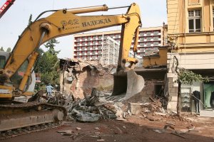 Процесът за рухналата сграда на столичната ул Алабин която погреба