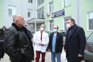 От няколко дни премиерът Бойко Борисов здравният министър проф Костадин