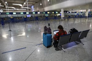 Гърция удължи до 8 март ограниченията за пристигащите с полети