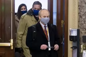 Защитата на Доналд Тръмп излага аргументите си пред Сената