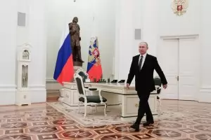 Путин към ФСБ: Да не позволяваме Русия да бъде окована от Запада
