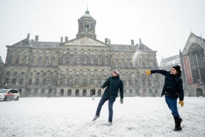 Властите в Нидерландия обявиха рядко срещания код червено за студено