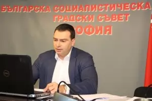 Водачът на БСП-София разкритикува Нинова заради кадрова чистка