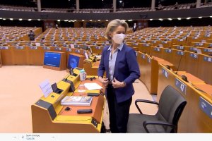 Председателката на Европейската комисия бе подложена днес на остри критики