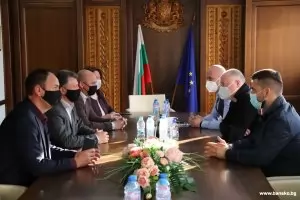 Душмани на ГЕРБ от местния вот активно ѝ помагат сега