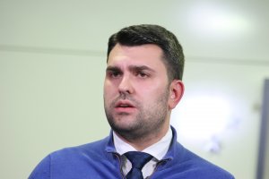 Зам министърът на външните работи Георг Георгиев излъга на пресконференция пред журналисти