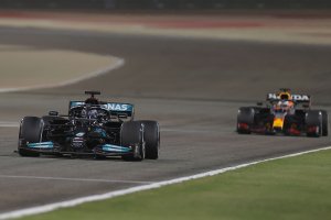 Сезон 2021 във Формула 1 започна със състезание за което