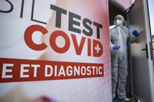 Мъж с положителен тест за коронавирус пропътува разстоянието от Франция до