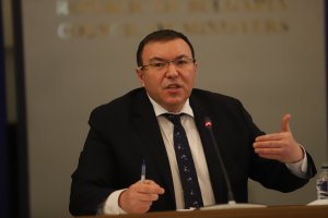 Медиците в България вече постигнаха колективния имунитет обяви министърът на здравеопазването