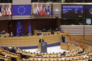 Европейският парламент е приел резолюция заплашваща с действия срещу Русия