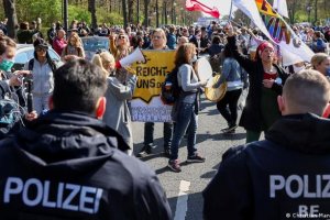 Над 8000 демонстранти излязоха по улиците на Берлин срещу ограничителните мерки