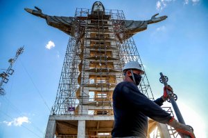 Гигантска нова статуя на Христос в южната част на Бразилия ще