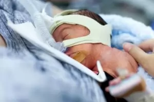 Родители на недоносени бебета: Не ни разделяйте заради пандемията