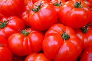 В последните 5 години България внася много повече домати отколкото