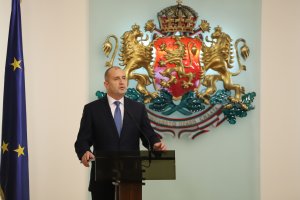 Натискът върху България да започнат преговорите за с Република Северна