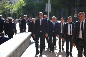 След представянето на служебното правителство новият премиер Стефан Янев се