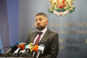 Дупката в Българския енергиен холдинг под чиято шапка са държавните