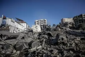 Израел удари медийна сграда в Газа