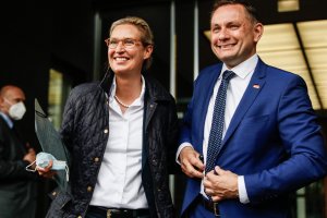Крайнодясната партия Алтернатива за Германия AfD нанесе удар на по умереното