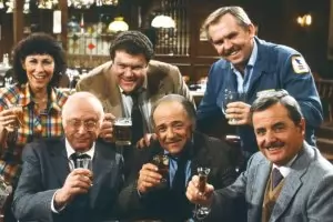 Актьор-легенда, играл с Чаплин и Орсън Уелс, почина на 106