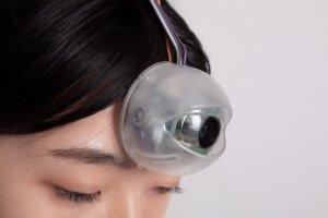 Корейско британският дизайнер разработи трето око устройство което следи препятствията пред