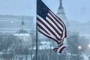 Американското посолство в Москва спира консулските услуги