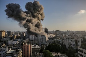 Палестинската групировка  Хамас е изстреляла още ракети към Тел Авив и