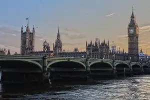 Великобритания започна да възприема гражданите на ЕС враждебно