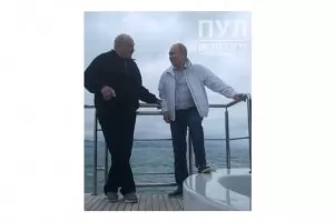 Путин покани Лукашенко на "работно къпане" и го окъпа в пари