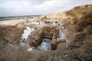 Фосилизирани кости открити във варовикова пещера в Израел може да принадлежат