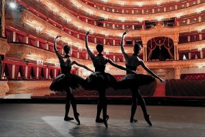 Експримата Анастасия Волочкова съди Болшой театър от няколко години Балерината