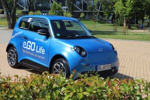 Стартовата цена на произвежданата в България електрическа кола на германската