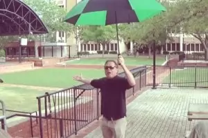 Невидим скандал за нищо тресе съвременното изкуство