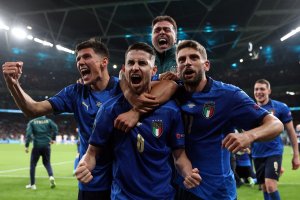 Италия е първият финалист на европейското първенство по футбол Скуадра