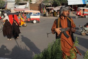 Талибански бойци нападнаха офиса на мисията на ООН в Херат