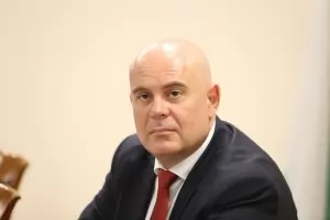 Спецпрокуратурата крие кой ще разследва Гешев