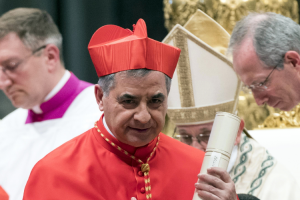  73 годишният кардинал Анджело Бечиу очаква присъда от съда на Ватикана