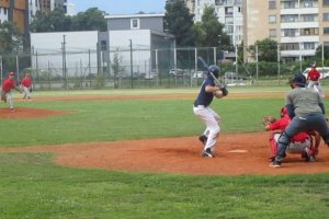 Рекордьорът по титли в българския бейзбол Бизони Благоевград запази шанс