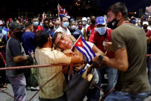 От седмица в Куба не спират протестите срещу режима и